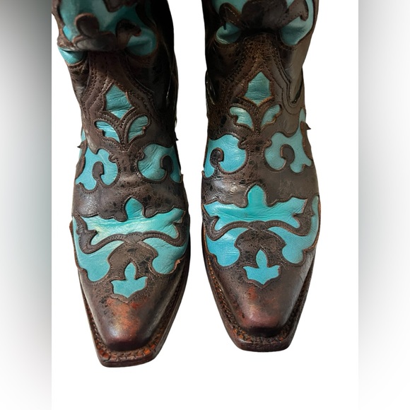 Corral Vintage Cowboy Boots for women Teal 
Size 8.5
Genuine Leather - Picture 10 of 12